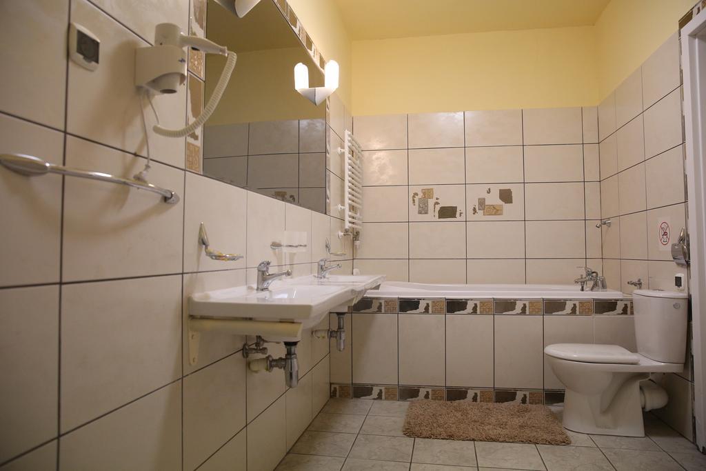 Roskosz Zespol Dworsko Parkowy Bed & Breakfast Biała Podlaska Eksteriør bilde